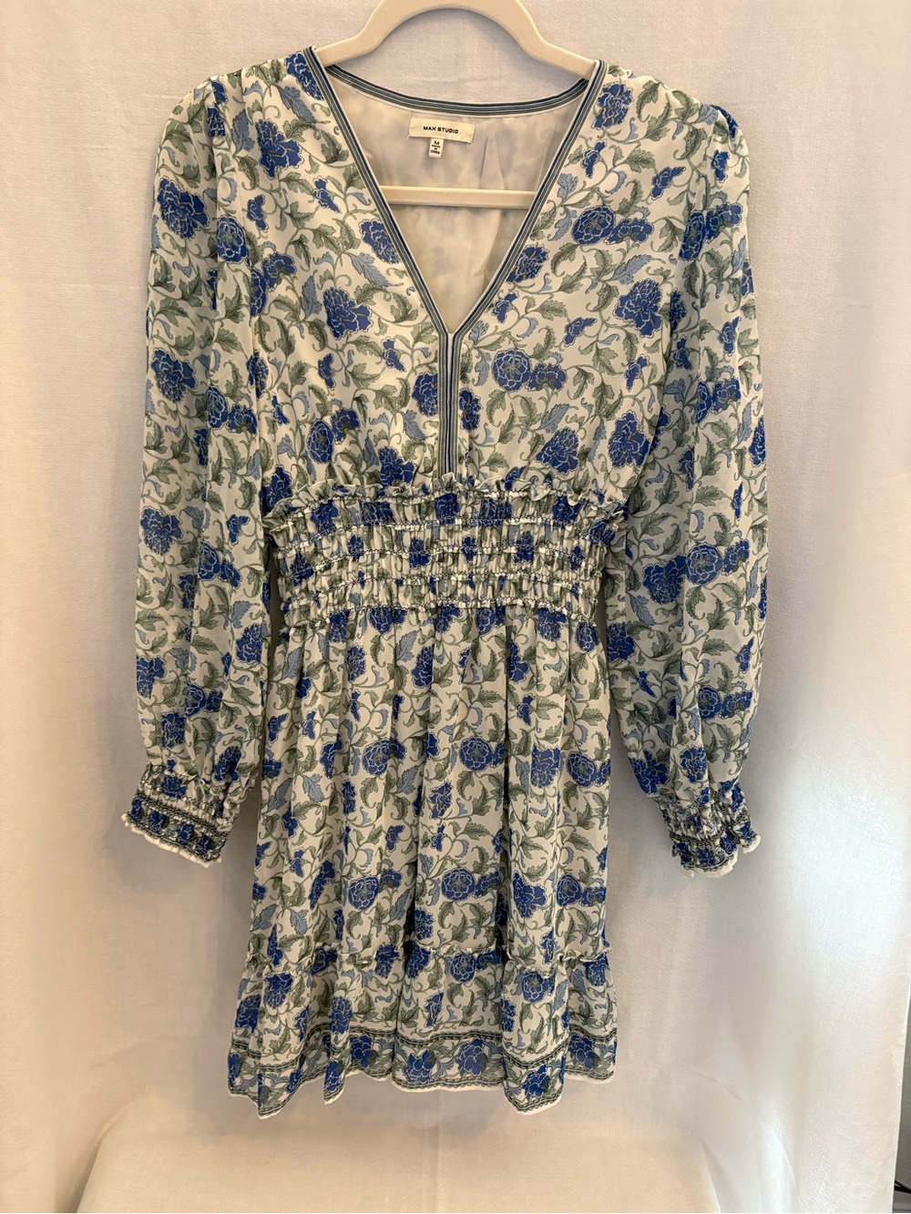 Max Studio Blue Floral V-Neck Smocked Waist Dress M